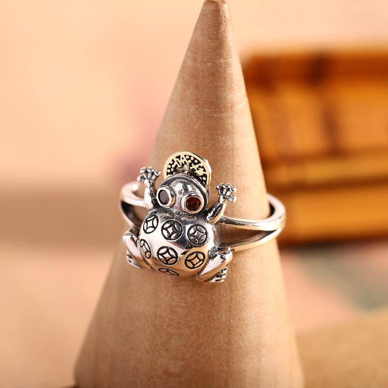 Unique Design Gold Toad Rings  - Vintage Collectible Coins review and price