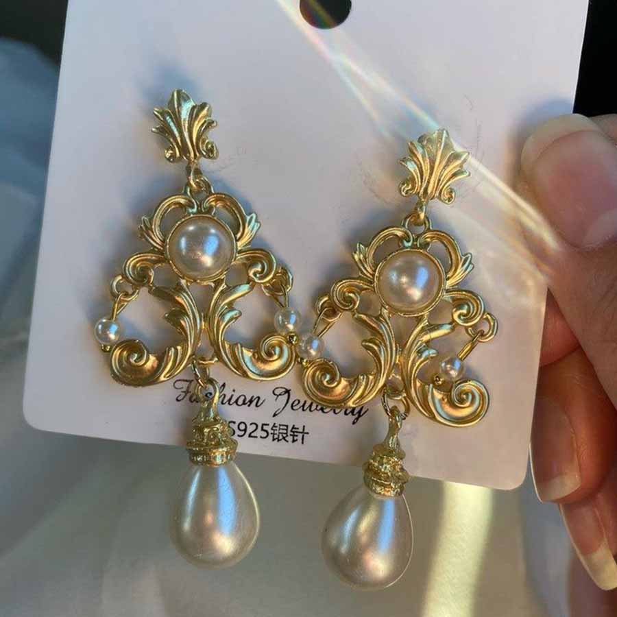 Retro Luxury Baroque Bride Ear - Vintage Collectible Figures review and price