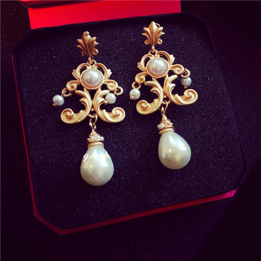 Retro Luxury Baroque Bride Ear - Vintage Collectible Figures review and price