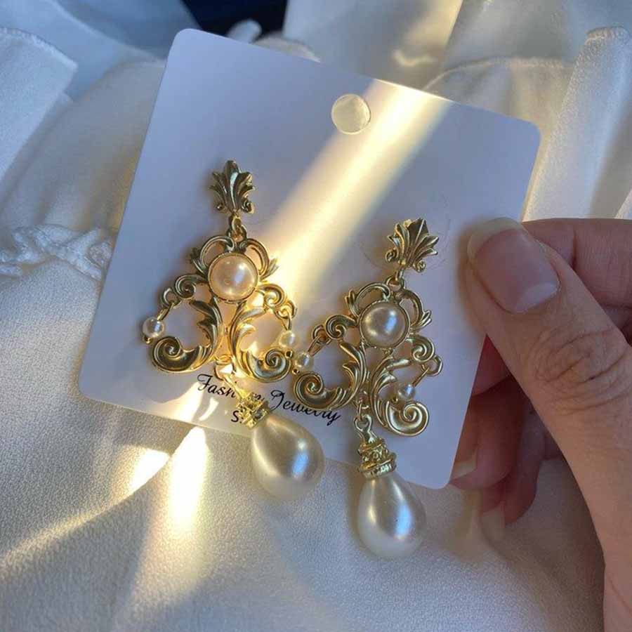 Retro Luxury Baroque Bride Ear - Vintage Collectible Figures review and price